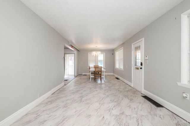 2693 Montana Avenue, Cincinnati, OH 45211