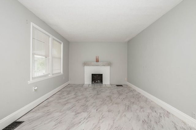 2693 Montana Avenue, Cincinnati, OH 45211
