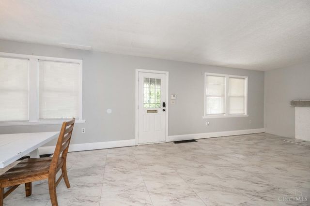 2693 Montana Avenue, Cincinnati, OH 45211