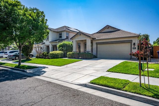 1149 Bellflower Way, Los Banos, CA 93635