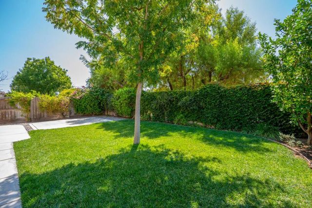 1149 Bellflower Way, Los Banos, CA 93635