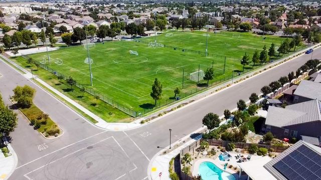 1149 Bellflower Way, Los Banos, CA 93635