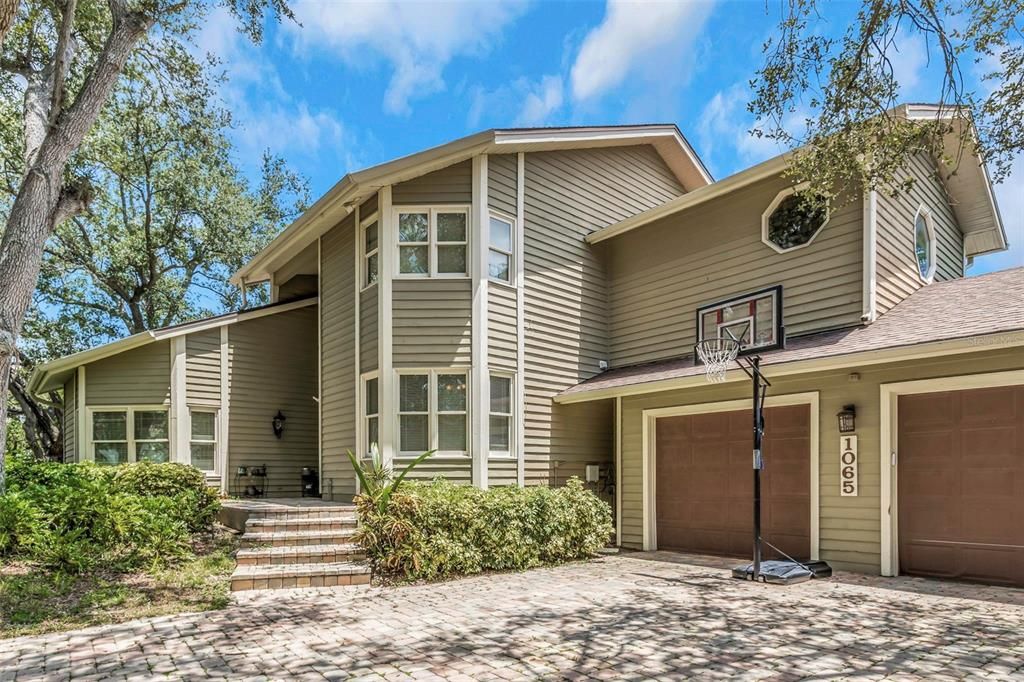 1065 SABLE COURT NE, St Petersburg, FL 33702