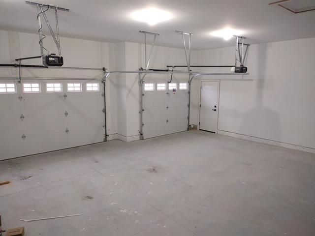 5220 Amelia Earhart Drive, Linden, MI 48451