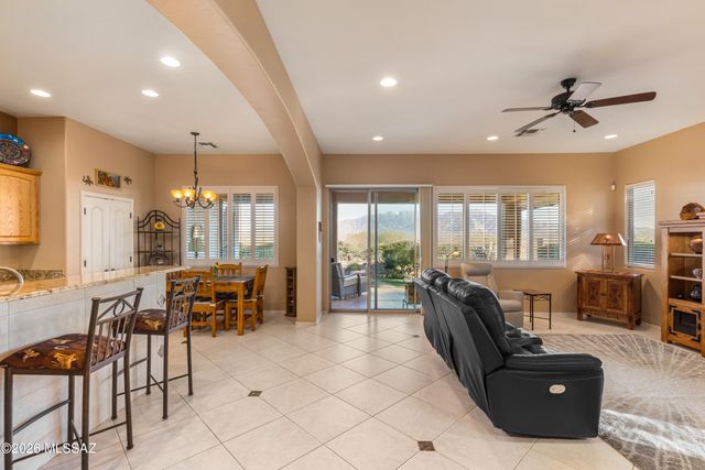 5835 S Atascosa Peak Drive, Green Valley, AZ 85622