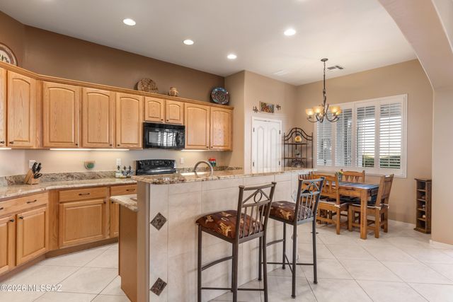 5835 S Atascosa Peak Drive, Green Valley, AZ 85622