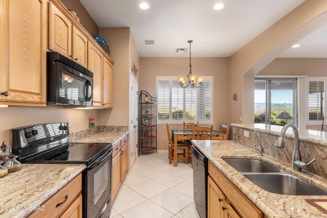 5835 S Atascosa Peak Drive, Green Valley, AZ 85622