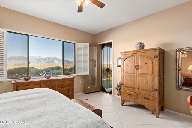 5835 S Atascosa Peak Drive, Green Valley, AZ 85622