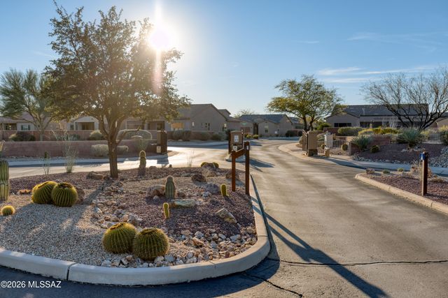 5835 S Atascosa Peak Drive, Green Valley, AZ 85622