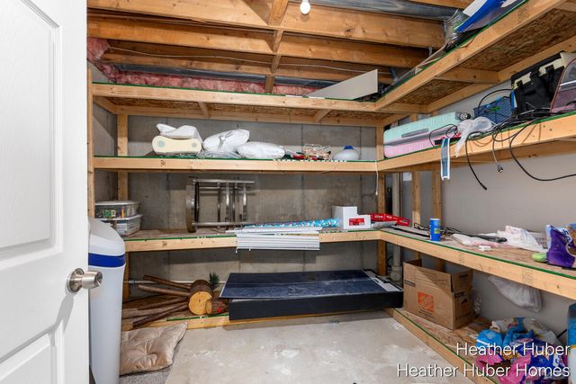 5196 S Oakvale Court, Wyoming, MI 49519