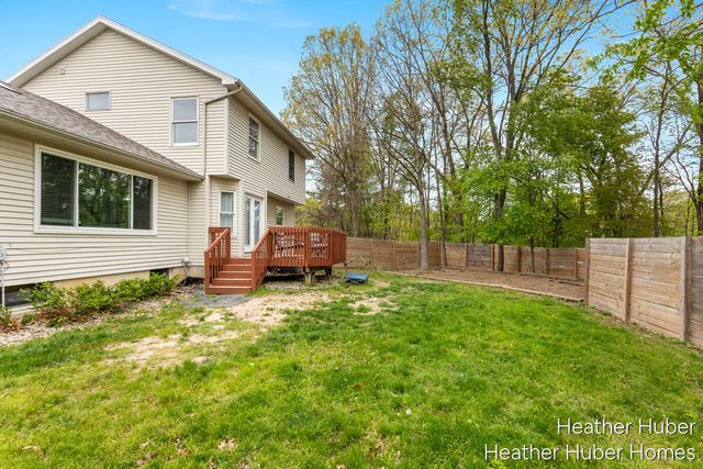 5196 S Oakvale Court, Wyoming, MI 49519