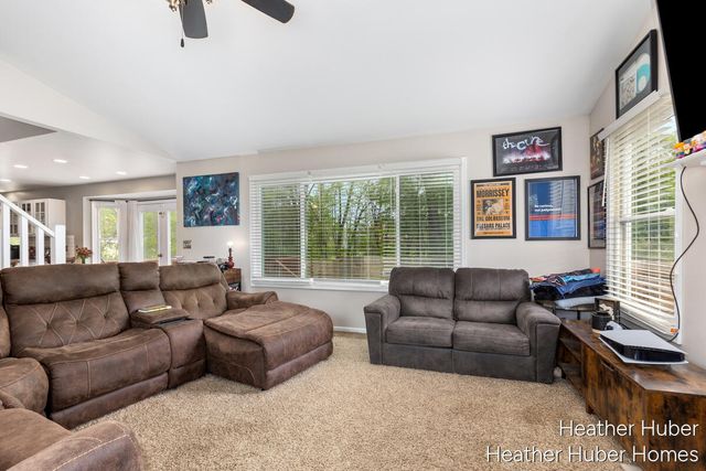 5196 S Oakvale Court, Wyoming, MI 49519