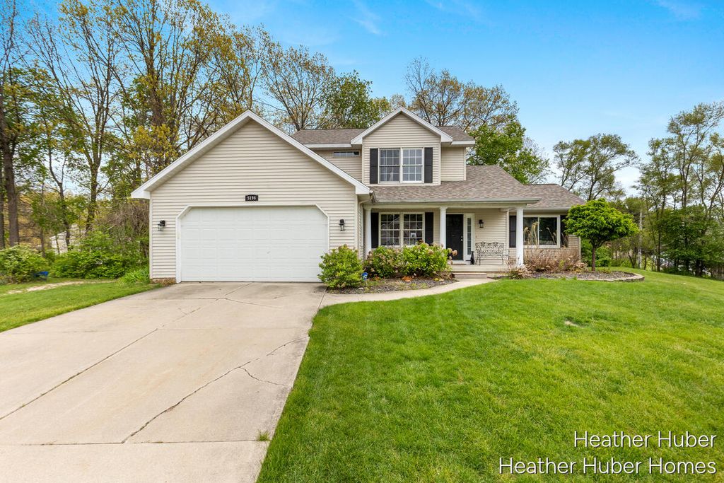 5196 S Oakvale Court, Wyoming, MI 49519