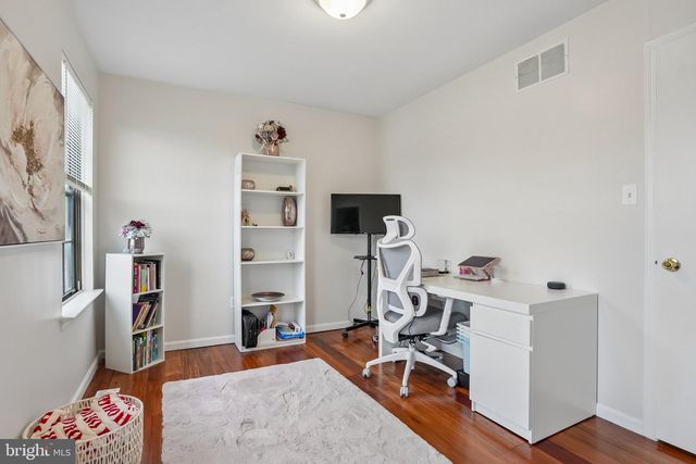 8 OAK FOREST DR, Sicklerville, NJ 08081
