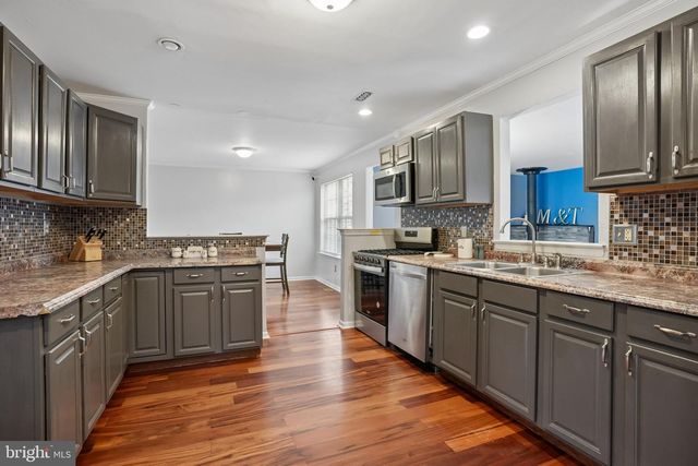 8 OAK FOREST DR, Sicklerville, NJ 08081