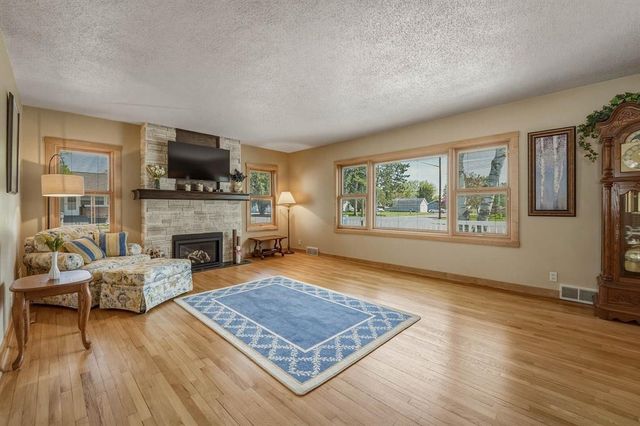 800 Stanley Street, Chippewa Falls, WI 54729