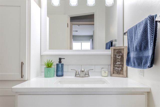 2939 Byron Center Avenue A, Wyoming, MI 49519