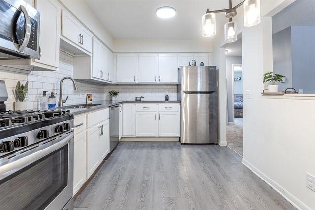 2939 Byron Center Avenue A, Wyoming, MI 49519