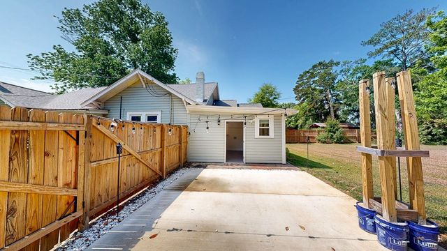 318 S Main Street, Headland, AL 36345