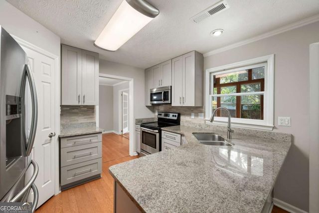 510 Ambergate Court, Roswell, GA 30076