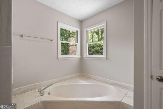 510 Ambergate Court, Roswell, GA 30076