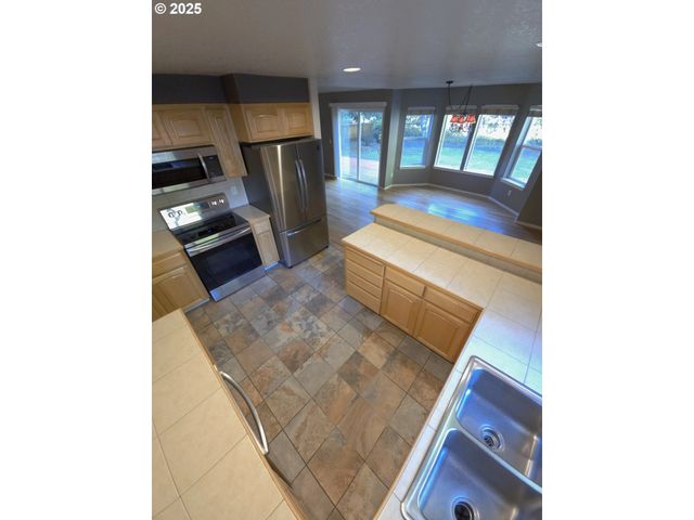 68307 E TWINBERRY Loop, Welches, OR 97067