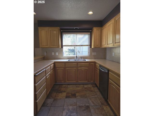 68307 E TWINBERRY Loop, Welches, OR 97067