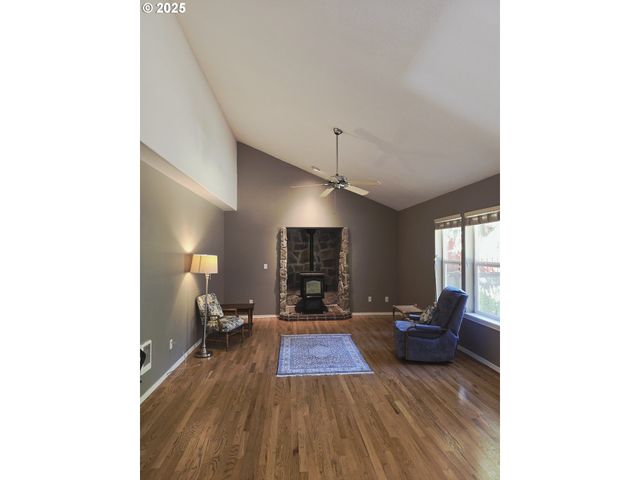 68307 E TWINBERRY Loop, Welches, OR 97067