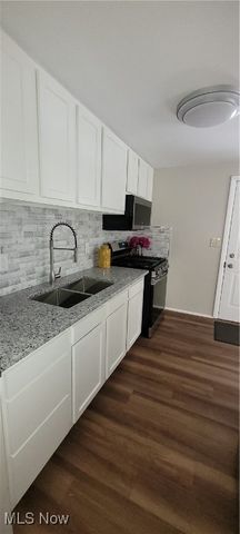 214 Hamrock Drive, Campbell, OH 44405