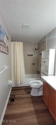 214 Hamrock Drive, Campbell, OH 44405