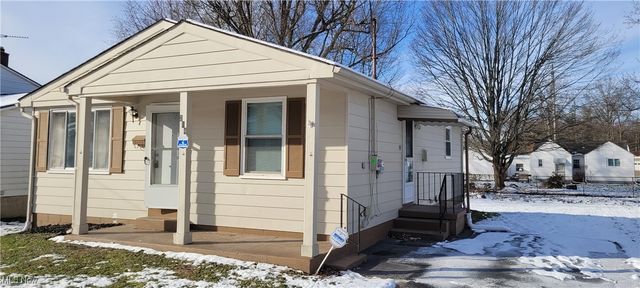 214 Hamrock Drive, Campbell, OH 44405