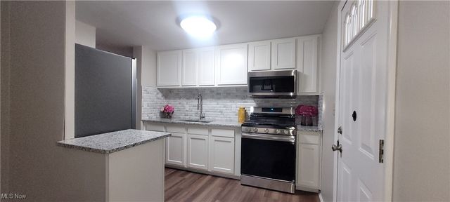 214 Hamrock Drive, Campbell, OH 44405