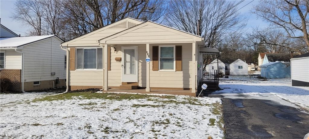 214 Hamrock Drive, Campbell, OH 44405