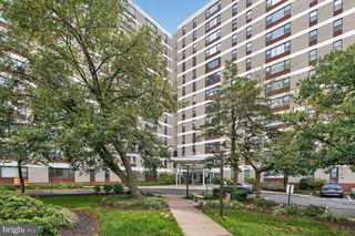 4600 DUKE ST #1121, Alexandria, VA 22304