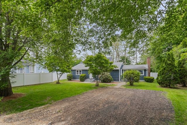5 Phoenix St, Worcester, MA 01604