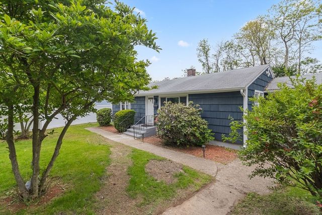 5 Phoenix St, Worcester, MA 01604