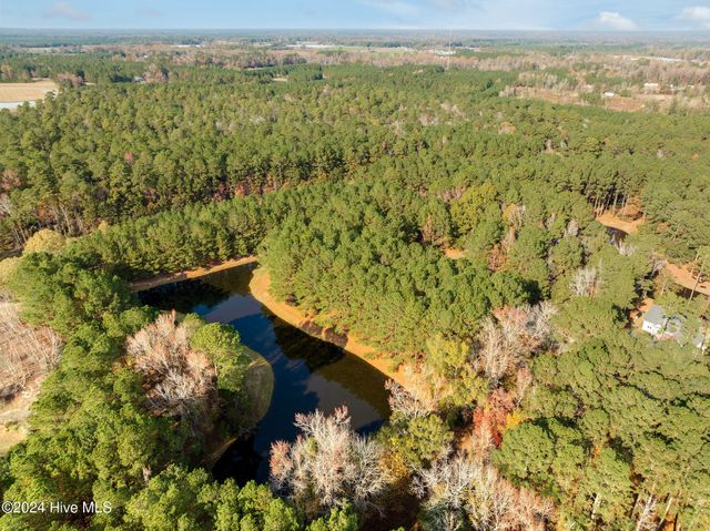 111 Loblolly Court, Wallace, NC 28466