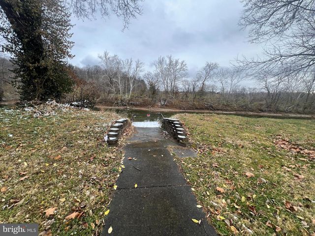 QUEENS HWY, Front Royal, VA 22630