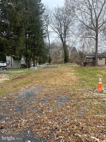 QUEENS HWY, Front Royal, VA 22630