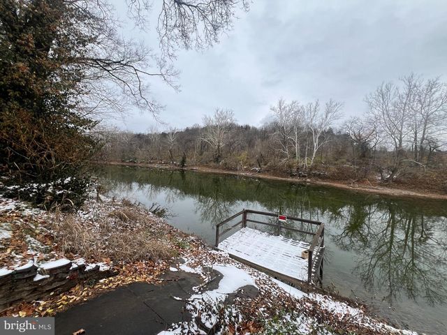 QUEENS HWY, Front Royal, VA 22630