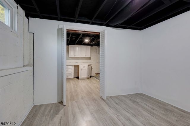 81 Hutchinson St, Clark Twp., NJ 07066