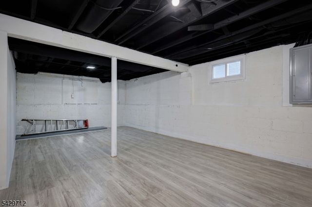 81 Hutchinson St, Clark Twp., NJ 07066