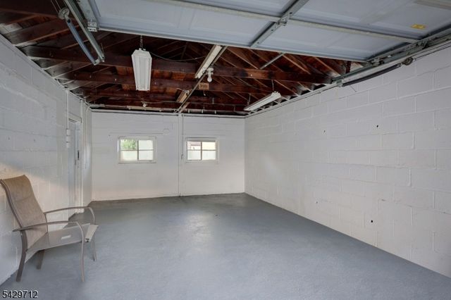 81 Hutchinson St, Clark Twp., NJ 07066