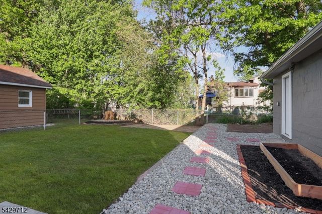 81 Hutchinson St, Clark Twp., NJ 07066