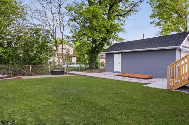 81 Hutchinson St, Clark Twp., NJ 07066