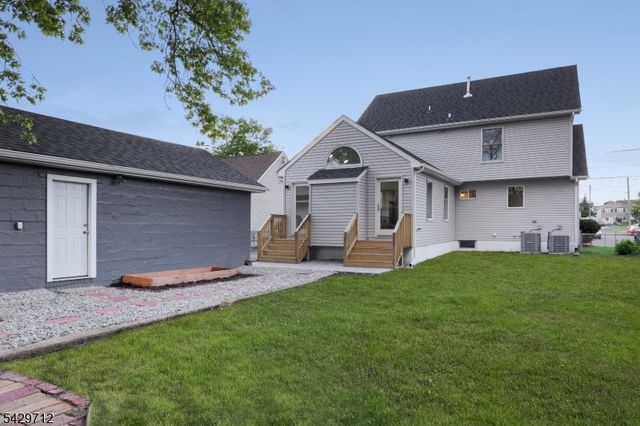 81 Hutchinson St, Clark Twp., NJ 07066