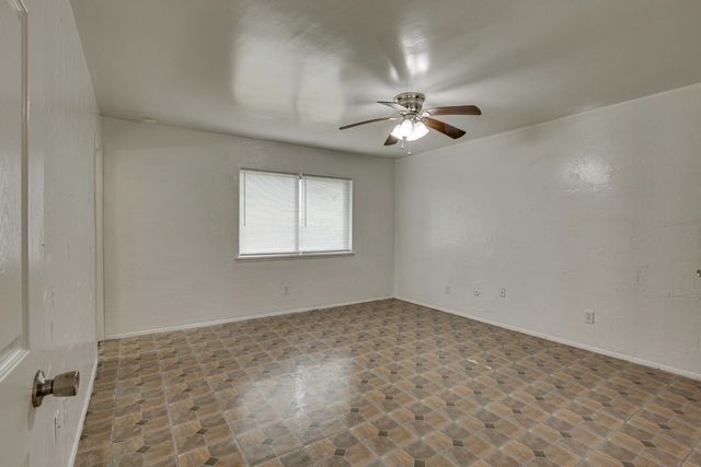 409 Rockcrest Drive, Mesquite, TX 75150