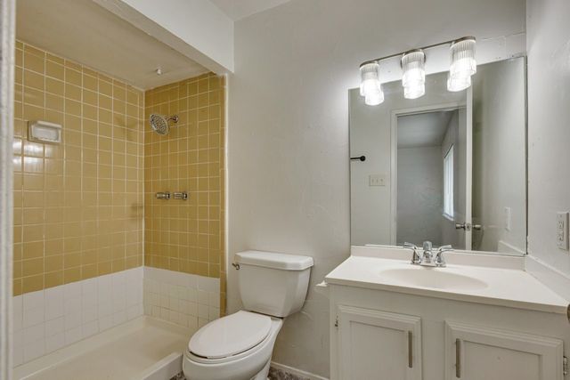 409 Rockcrest Drive, Mesquite, TX 75150