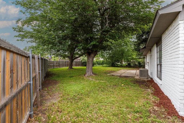 409 Rockcrest Drive, Mesquite, TX 75150