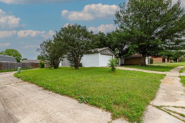 409 Rockcrest Drive, Mesquite, TX 75150